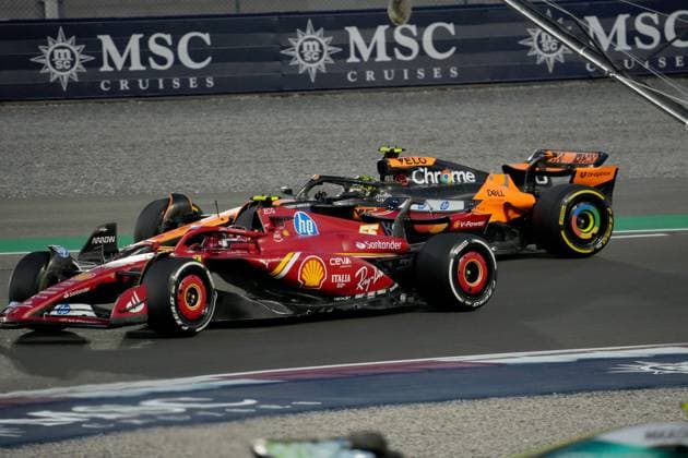 Formula 1 Qatar Airways Qatar Grand Prix 2024 29.11.2024, Losail International Circuit, Doha, Formula 1 Qatar Airways Qatar Grand Prix 2024 ,im Bild Carlos Sainz Jr. (ESP), Scuderia Ferrari HP, Lando Norris (GBR), McLaren F1 Team