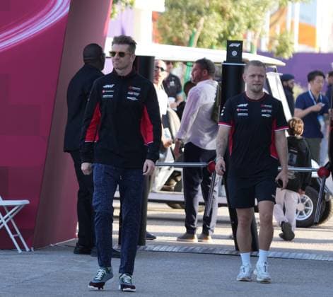 29.11.2024, Losail International Circuit, Doha, Formula 1 Qatar Airways Qatar Grand Prix 2024 ,im Bild Nico Hülkenberg (DEU), MoneyGram Haas F1 Team, Kevin Magnussen (DNK) (Photo by Hasan Bratic DeFodi Images) Defodi-506_20241129_hbr_1619