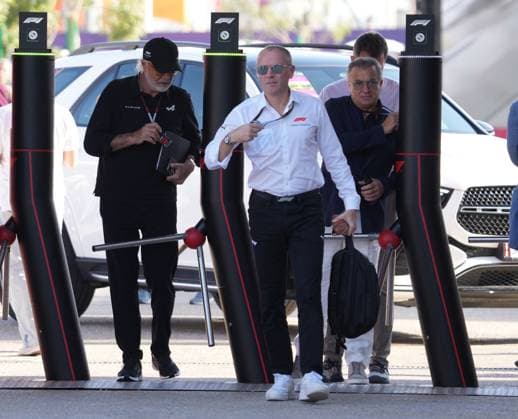 Formula 1 Qatar Airways Qatar Grand Prix 2024 29.11.2024, Losail International Circuit, Doha, Formula 1 Qatar Airways Qatar Grand Prix 2024 ,im Bild Flavio Briatore, Alpine mit Formel 1 Chef Stefano Domenicali, Jean Alesi