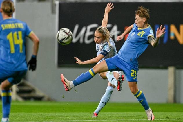 241129 UKRAINE VS BELGIUM Tamila Khimich (21) of Ukraine pictured defending on Tessa Wullaert (9) of Belgium during a soccer game between the national teams of Ukraine and Belgium, called the Red Flames in the first leg of on the second play-off of the 2023-24 UEFA Women s European Qualifiers competition, on Friday 29 November 2024 in Antalya , Turkey . PHOTO SPORTPIX David Catry ANTALYA Turkey  Copyright: xx 486849