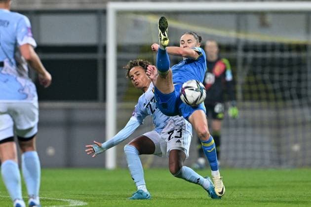241129 UKRAINE VS BELGIUM Kassandra Missipo (23) of Belgium and Roksolana Kravchuk (19) of Ukraine pictured during a soccer game between the national teams of Ukraine and Belgium, called the Red Flames in the first leg of on the second play-off of the 2023-24 UEFA Women s European Qualifiers competition, on Friday 29 November 2024 in Antalya , Turkey . PHOTO SPORTPIX David Catry ANTALYA Turkey  Copyright: xx 486883