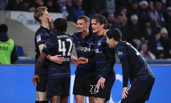 Luca Schuler jubelt nach 1:3 mit Deyovaisio Zeefuik, Michael Cuisance, Fabian Reese, Ibrahim Maza Freude Emotion Jubel Freude Emotion Jubel Fußball Fussball 2.Bundesliga Herren 14. Spieltag Saison 2024 2025 29.11.2024 1.FC Magdeburg FCM vs. Hertha BSC Berlin DFL regulations prohibit any use of photographs as image sequences and or quasi-video.
