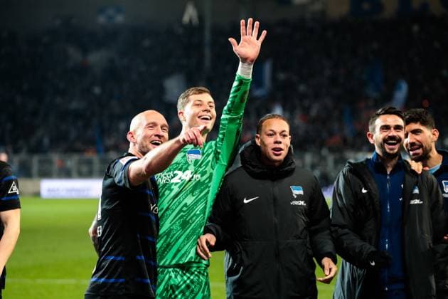 Toni Leistner (Hertha BSC Berlin,37), Torwart Tjark Ernst (Hertha BSC,1), Derry Scherhant (Hertha BSC Berlin,39) - 2. Fussball Bundesliga Saison 2024-2025 1. FC Magdeburg vs. Hertha BSC Berlin in der Avnet Arena in Magdeburg - Aktion,Fußball,Mann,Männer,Deutschland,29.11.2024