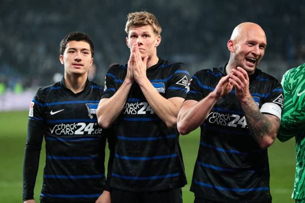 v.l. Ibrahim Maza (Hertha BSC Berlin,10), Luca Schuler (Hertha BSC,18), Toni Leistner (Hertha BSC Berlin,37) - 2. Fussball Bundesliga Saison 2024-2025 1. FC Magdeburg vs. Hertha BSC Berlin in der Avnet Arena in Magdeburg - Aktion,Fußball,Mann,Männer,Deutschland,29.11.2024