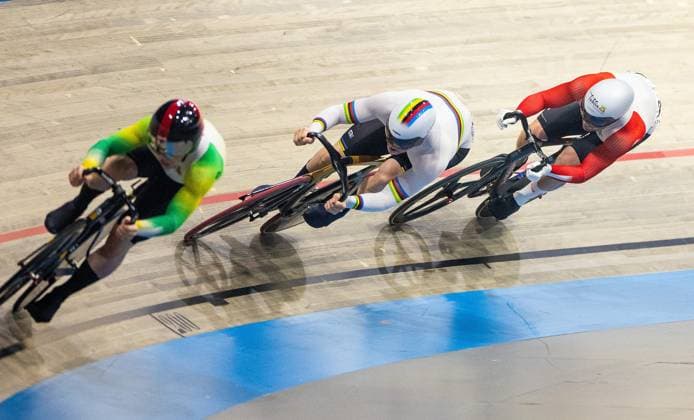 APELDOORN - Harrie Lavreysen in action during the first round sprint at the UCI Track Champions League in Omnisport. It is the second Track cycling, Rad, Radsport, Bahnrad, Bahn race out of a series of five. ANP IRIS VAN DEN BROEK netherlands out - belgium out Apeldoorn xVIxxIVx 514518813 originalFilename: 0782399235st.jpg