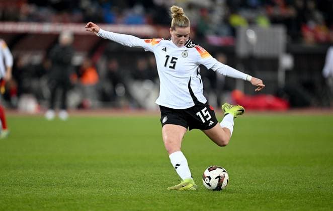 Fussball International Frauen Nationalmannschaft Testspiel in Zuerich Schweiz - Deutschland 29.11.2024 Alara Sehitler (Deutschland)