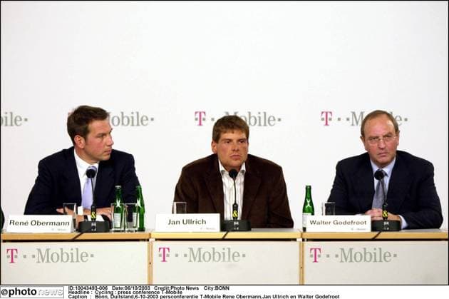 Cycling : press conference, PK, Pressekonferenz T-Mobile Bonn, Duitsland,6-10-2003 persconferentie T-Mobile Rene Obermann,Jan Ullrich en Walter Godefroot BONN  Copyright: xx 10043493-006