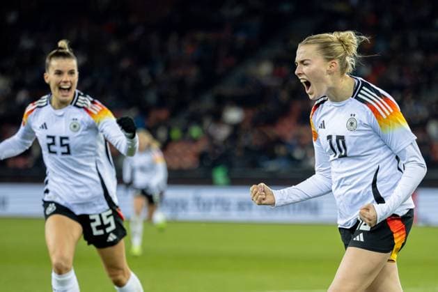 Bilder des Jahres 2024, Sport 11 November Sport Themen der Woche KW48 Sport Bilder des Tages Zurich, Switzerland, November 29st 2024: Goalscorer Laura Freigang (10 GER) during the Friendly Women™s match between Switzerland and Germany at Letzigrund in Zurich, Switzerland. Philipp Kresnik (Philipp Kresnik SPP)  Copyright: xPhilippxKresnikx xSPPx spp-en-PhKrSp-cKRE0158-Verbessert-RR