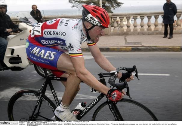 CYCLING: MILAN SAN REMO SAN REMO 20 03 2004 MILANO SANREMO MILAN SAN REMO San Remo-Italie-cycling-wielrennen- Milano-San Remo - Primavera - Ludo Dierckxsens gaat nog even door als zijn medevluchter een voor een afhaken. PHOTO NEWS MILAN MILANO ITALIE ITALIA  Copyright: xx 10048794-032