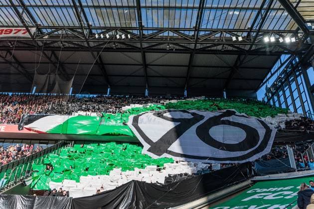 2. Fußball Bundesliga: 1. FC Köln - Hannover 96; 30.11.2024 Choreo Gastkurve Hannover 96 2. Fußball Bundesliga, 1. FC Köln - Hannover 96, Köln, Rheinenergiestadion am 30.11.2024 DFL REGULATIONS PROHIBIT ANY USE OF PHOTOGRAPHS AS IMAGE SEQUENCES AND OR QUASI-VIDEO.