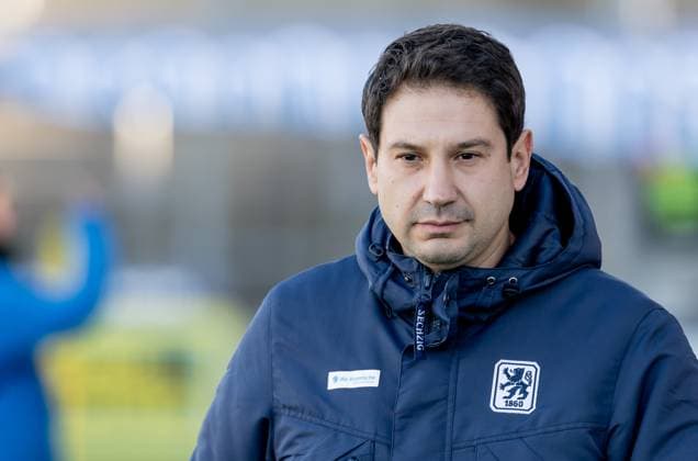 Chef-Trainer Argirios Giannikis (TSV 1860 Muenchen) Portrait Portraet. GER, TSV 1860 Muenchen gegen FC Hansa Rostock, Fussball, 3. Bundesliga, 16. Spieltag, Saison 2024 2025, 30.11.2024. (DFL DFB REGULATIONS PROHIBIT ANY USE OF PHOTOGRAPHS as IMAGE SEQUENCES and or QUASI-VIDEO). GER, TSV 1860 Muenchen gegen FC Hansa Rostock, Fussball, 3. Bundesliga, 16. Spieltag, Saison 2024 2025, 30.11.2024. Muenchen Copyright: xEibner-Pressefoto HeikexFeinerx EP_HFR