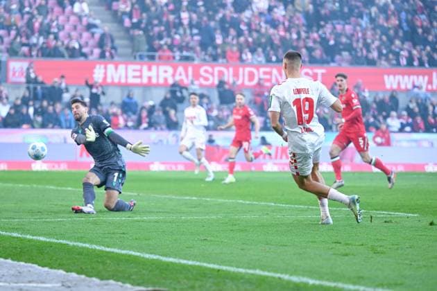 30.11.2024, Fussball, 2. Bundesliga, 14. Spieltag Saison 2024 2025, 1.FC Köln - Hannover 96, Tim Lemperle (1. FC Köln) erzielt das Tor zum 1:1. xRHR-FOTO TKx