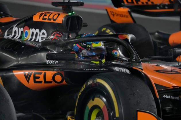 Formula 1 Qatar Airways Qatar Grand Prix 2024 30.11.2024, Losail International Circuit, Doha, Formula 1 Qatar Airways Qatar Grand Prix 2024 ,im Bild Sieger des Sprintrennens Oscar Piastri (AUS), McLaren F1 Team