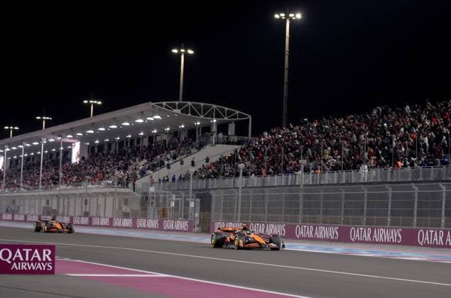 30.11.2024, Losail International Circuit, Doha, Formula 1 Qatar Airways Qatar Grand Prix 2024 ,im Bild Lando Norris (GBR), McLaren F1 Team, Oscar Piastri (AUS) (Photo by Hasan Bratic DeFodi Images) Defodi-506_20241130_hbr_1964