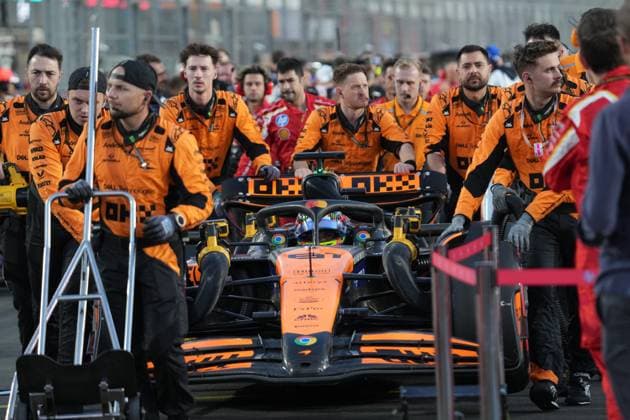 30.11.2024, Losail International Circuit, Doha, Formula 1 Qatar Airways Qatar Grand Prix 2024 ,im Bild Oscar Piastri (AUS), McLaren F1 Team (Photo by Hasan Bratic DeFodi Images) Defodi-506_20241130_hbr_0397