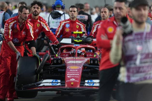 30.11.2024, Losail International Circuit, Doha, Formula 1 Qatar Airways Qatar Grand Prix 2024 ,im Bild Carlos Sainz Jr. (ESP), Scuderia Ferrari HP (Photo by Hasan Bratic DeFodi Images) Defodi-506_20241130_hbr_0382