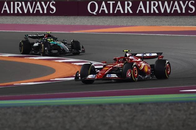 F1 Grand Prix Of Qatar 2024 Sprint Carlos Sainz of Ferrari and Lewis Hamilton of Mercedes during Sprint ahead of the Formula 1 Grand Prix of Qatar at Lusail International Circuit in Lusail, Qatar on November 30, 2024. Lusail Qatar  Copyright: xJakubxPorzyckix originalFilename:porzycki-f1grandp241130_np666.jpg