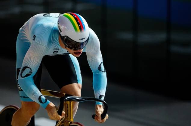 APELDOORN - Harry Lavreysen in action during the first round sprint at the UCI Track Champions League at Omnisport. It was the third round of the Track cycling, Rad, Radsport, Bahnrad, Bahn competition. ANP IRIS VAN DEN BROEK xVIxANPxSportx xxANPxIVx 514576562 originalFilename: 514576562.jpg