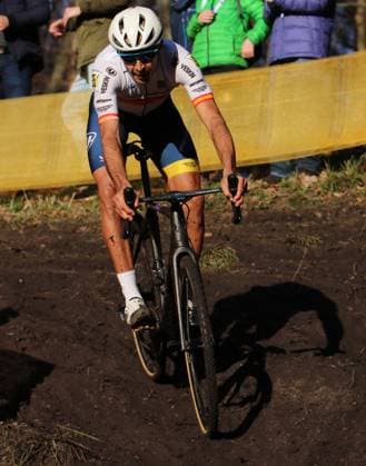Radcross-Weltmeisterschaften der Masters in Hamburg, Männer, Altersklasse 50-54: Der Spanier Tomas Misser gewinnt den Titel.