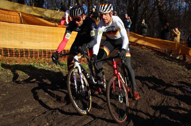 Radcross-Weltmeisterschaften der Masters in Hamburg. Ein Altersklassen-Rennen bei den Männern.