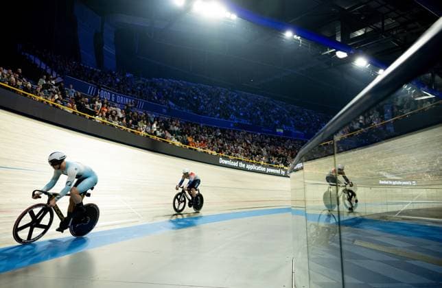 APELDOORN - Harry Lavreysen in action during the final sprint at the UCI Track Champions League at Omnisport. It was the third round of the Track cycling, Rad, Radsport, Bahnrad, Bahn competition. ANP IRIS VAN DEN BROEK xVIxANPxSportx xxANPxIVx 514583233 originalFilename: 514583233.jpg