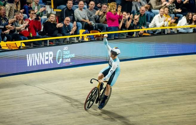 APELDOORN - Harrie Lavreysen in action during the final sprint at the UCI Track Champions League in Omnisport. It was the third round of the Track cycling, Rad, Radsport, Bahnrad, Bahn competition. ANP IRIS VAN DEN BROEK xVIxANPxSportx xxANPxIVx 514584383 originalFilename: 514584383.jpg