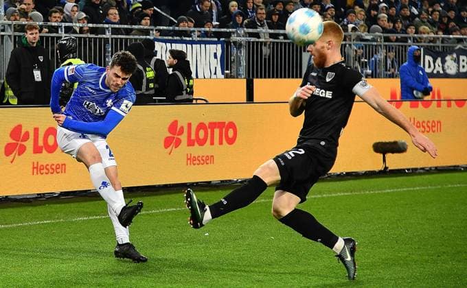 30.11.2024, xhbx, Fussball 2.Bundesliga, SV Darmstadt 98 - Preussen Münster emspor, v.l.Segio Lopez (SV Darmstadt 98), Mikkel Kirkeskov (Preußen Münster) (DFL DFB REGULATIONS PROHIBIT ANY USE OF PHOTOGRAPHS as IMAGE SEQUENCES and or QUASI-VIDEO) Darmstadt