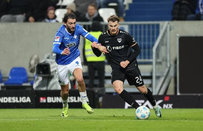30.11.2024, xdcx, Fussball 2. Bundesliga, SV Darmstadt 98 - SC Preußen Münster, emonline, emspor, despor, v.l., Fraser Hornby (SV Darmstadt 98), Niko Koulis (SC Preußen Münster) DFL DFB REGULATIONS PROHIBIT ANY USE OF PHOTOGRAPHS AS IMAGE SEQUENCES AND OR QUASI-VIDEO.
