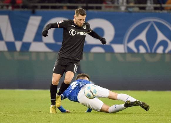 30.11.2024, xhbx, Fussball 2.Bundesliga, SV Darmstadt 98 - Preussen Münster emspor, v.l. Charalambos Makridis (Preußen Münster), Segio Lopez (SV Darmstadt 98) (DFL DFB REGULATIONS PROHIBIT ANY USE OF PHOTOGRAPHS as IMAGE SEQUENCES and or QUASI-VIDEO) Darmstadt