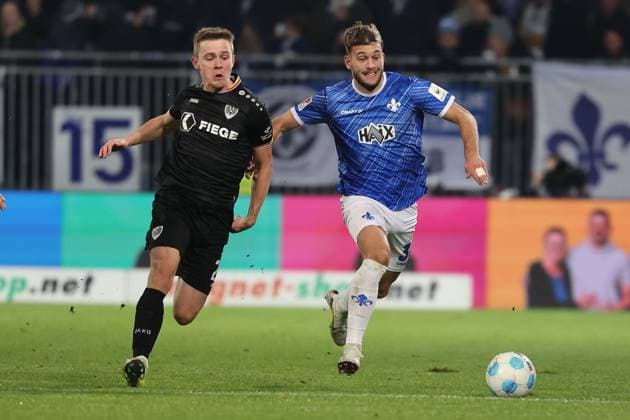 2024.11.30 xJFAx 2.Bundesliga SV Darmstadt 98 - Preußen Münster v.l., Jano Ter (Preußen Münster), Kilian Julian Corredor (SV Darmstadt 98) Zweikampf, Action, Aktion, Battles for the Ball (DFL DFB REGULATIONS PROHIBIT ANY USE OF PHOTOGRAPHS as IMAGE SEQUENCES and or QUASI-VIDEO)