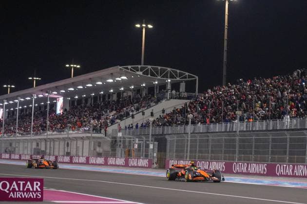 MOTORI - Formula 1 - Formula 1 Qatar Airways - Qatar Grand Prix 2024 - Sprint Race Lando Norris (GBR) an Oscar Piastri (AUS) - McLaren Formula 1 Team - McLaren MCL38 - Mercedes 30.11.2024, Lusail International Circuit, Doha, Formula 1 Qatar Airways Qatar Grand Prix 2024 Qatar Qatar  Copyright: xIPAxSport ABACAx