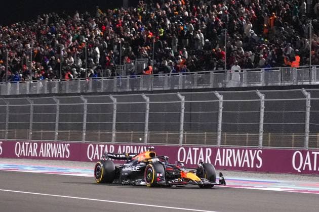 MOTORI - Formula 1 - Formula 1 Qatar Airways - Qatar Grand Prix 2024 - Sprint Race Sergio Perez (MEX) - Oracle Red Bull Racing - Red Bull RB20 - Honda RBPT 30.11.2024, Lusail International Circuit, Doha, Formula 1 Qatar Airways Qatar Grand Prix 2024 Qatar Qatar  Copyright: xIPAxSport ABACAx