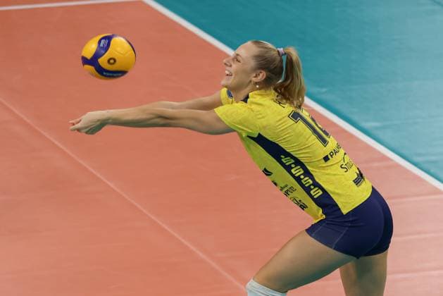 30.11.2024, xusrbx, Volleyball 1.Bundesliga Damen, VC Wiesbaden - SSC Palmberg Schwerin emspor, v.l. Hannah Kohn (SSC Palmberg Schwerin, 12), (DFL DFB REGULATIONS PROHIBIT ANY USE OF PHOTOGRAPHS as IMAGE SEQUENCES and or QUASI-VIDEO) Wiesbaden