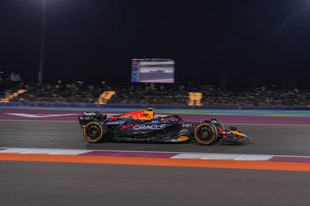 MOTORI - Formula 1 - Formula 1 Qatar Airways - Qatar Grand Prix 2024 - Sprint Race Sergio Perez (MEX) - Oracle Red Bull Racing - Red Bull RB20 - Honda RBPT 30.11.2024, Lusail International Circuit, Doha, Formula 1 Qatar Airways Qatar Grand Prix 2024 Qatar Qatar  Copyright: xIPAxSport ABACAx
