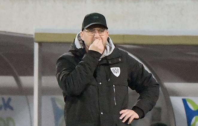 30.11.2024, xhbx, Fussball 2.Bundesliga, SV Darmstadt 98 - Preussen Münster emspor, v.l. Trainer Sascha Hildmann (Preußen Münster) enttaeuscht, enttaeuscht schauend, dissapointed (DFL DFB REGULATIONS PROHIBIT ANY USE OF PHOTOGRAPHS as IMAGE SEQUENCES and or QUASI-VIDEO) Darmstadt