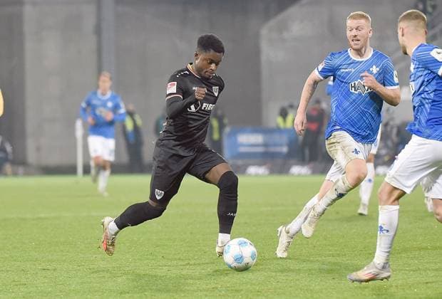 30.11.2024, xhbx, Fussball 2.Bundesliga, SV Darmstadt 98 - Preussen Münster emspor, v.l. Daniel Kyerewaa (Preußen Münster) (DFL DFB REGULATIONS PROHIBIT ANY USE OF PHOTOGRAPHS as IMAGE SEQUENCES and or QUASI-VIDEO) Darmstadt