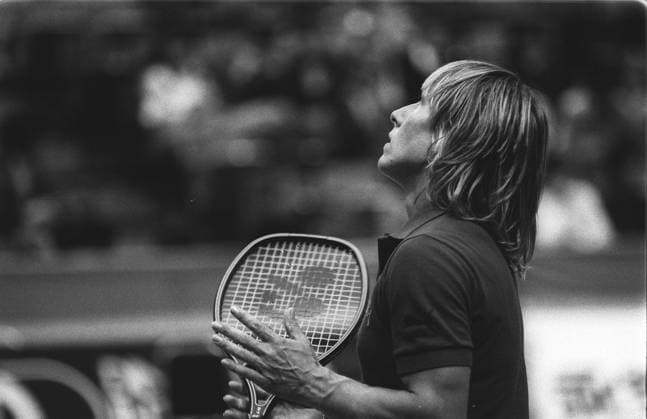 Archivbilder der Woche SPORT KW48 World Number One Martina Narvatilova shows her disappointment over a volley during the final of the Diners Club Tennis Classic. Narvatilova beat her doubles partner Pam Shriver 7-6 (7-5), 6-3 to pick the top prize of $312,000. EDITORIAL USE ONLY  Copyright: xx MER2016060110533572 C.xY.xYux scmpphotos537992