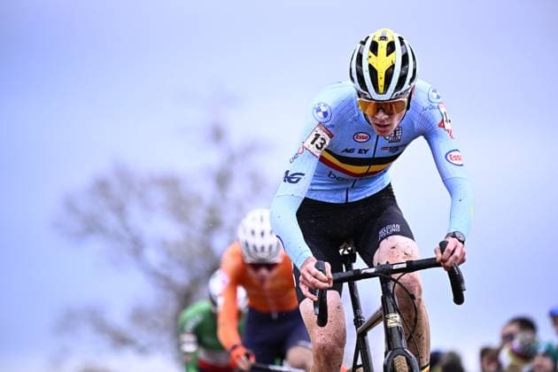 Belgian Sil De Brauwere pictured in action during the men s U23 race of the World Cup cyclocross cycling event in Dublin, Ireland, stage 2 (out of 12) of the UCI World Cup cyclocross competition, Sunday 01 December 2024. JASPERxJACOBS  x106936144x