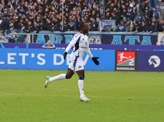 01.12.2024, xhettx, Fussball 2.Bundesliga, Karlsruher SC - Hamburger SV emspor, v.l. Bakery Jatta (Hamburger SV, 18) (DFL DFB REGULATIONS PROHIBIT ANY USE OF PHOTOGRAPHS as IMAGE SEQUENCES and or QUASI-VIDEO) Karlsruhe