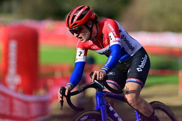 UCI Cyclocross World Cup Dublin 2024 DUBLIN, IRELAND - DECEMBER 01 : Brand Lucinda (NED) of Baloise Trek Lions during the second leg of the UCI Cyclocross World Cup series 2024-2025 for Women Elite in Dublin, Ireland, 01 12 2024 Dublin Ireland  Copyright: xBcex