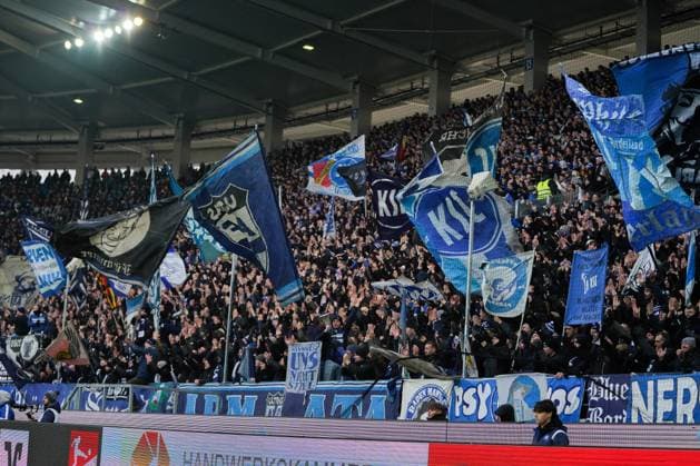 2. Bundesliga: Karlsruher SC vs Hamburger SV Fanblock des KSC 2. Bundesliga: Karlsruher SC vs Hamburger SV, BBBank Wildpark, Sonntag 01.12.2024