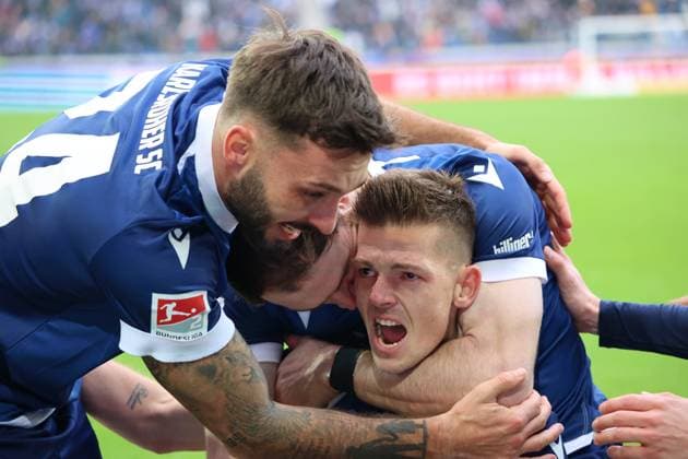 01.12.2024, Fussball, Herren, 2. Bundesliga, Saison 2024 2025, Karlsruher SC - Hamburger SV, Torjubel zum vermeintlichen 2:1, Torschütze: Marvin Wanitzek (Karlsruher SC) Karlsruhe BBBank Wildpark Baden-Württemberg Deutschland (DE)
