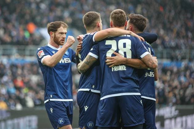 Budu Zivzivadze (Karlsruher SC, 11) ballt die Faust nach dem Ausgleich durch Fabian Schleusener (Karlsruher SC, 24) , Karlsruher SC vs. Hamburger SV, Fussball, 2. Bundesliga, 14. Spieltag, 2024 2025, 01.12.2024, DFL REGULATIONS PROHIBIT ANY USE OF PHOTOGRAPHS AS IMAGE SEQUENCES AND OR QUASI-VIDEO, Karlsruher SC vs. Hamburger SV, Fussball, 2. Bundesliga, 14. Spieltag, 2024 2025, 01.12.2024 Karlsruhe