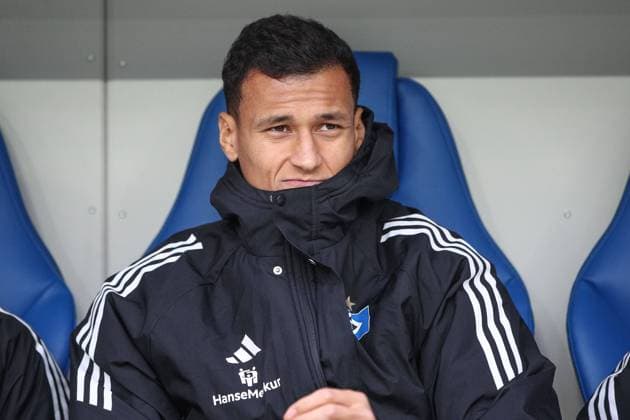 Davie Selke (Hamburger SV, 27) , Karlsruher SC vs. Hamburger SV, Fussball, 2. Bundesliga, 14. Spieltag, 2024 2025, 01.12.2024, DFL REGULATIONS PROHIBIT ANY USE OF PHOTOGRAPHS AS IMAGE SEQUENCES AND OR QUASI-VIDEO, Karlsruher SC vs. Hamburger SV, Fussball, 2. Bundesliga, 14. Spieltag, 2024 2025, 01.12.2024 Karlsruhe Copyright: xEibner-Pressefoto JanxPrihodax EP_JPA