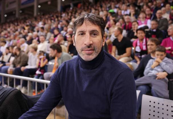 Basketball Bundestrainer Alex Mumbru beim Spiel Telekom Baskets Bonn vs. ratiopharm Ulm 10. Spieltag - Saison 2024 25