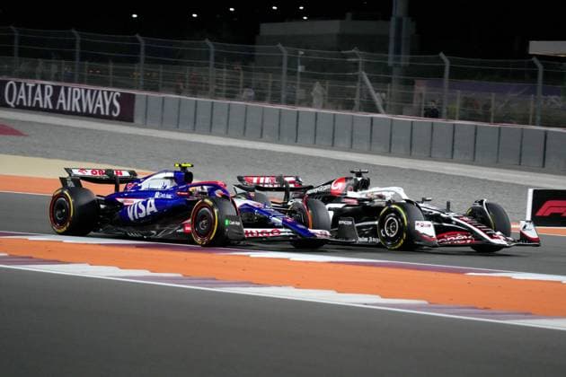 01.12.2024, Losail International Circuit, Doha, Formula 1 Qatar Airways Qatar Grand Prix 2024 ,im Bild Yuki Tsunoda (JPN), Visa Cash App RB Formula One Team, Kevin Magnussen (DNK), MoneyGram Haas F1 Team (Photo by Hasan Bratic DeFodi Images) Defodi-506_20241201_hbr_1130