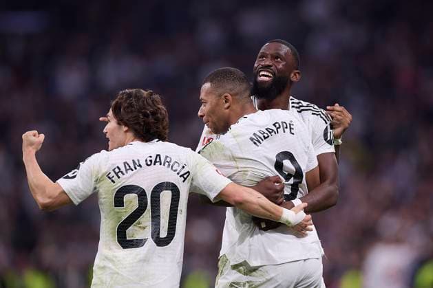 Bilder des Jahres 2024, Sport 12 Dezember Sport Themen der Woche KW48 Sport Bilder des Tages December 1, 2024, Madrid, Spain: (From L to R) Fran Garcia of Real Madrid CF, Kylian Mbappe of Real Madrid CF and Antonio Rudiger of Real Madrid CF celebrate a goal during the 2024 2025 La Liga EA Sports week 15 football match between Real Madrid CF and Getafe CF at Santiago Bernabeu stadium. Final score: Real Madrid CF 2 : 0 Getafe CF Madrid Spain - ZUMAs197 20241201_aaa_s197_117 Copyright: xFedericoxTitonex