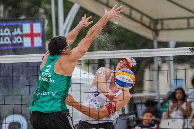 (241202) -- LAGUNA PROVINCE, Dec. 2, 2024 -- Philipp Waller (R) of Austria competes against Joaquin Bello of England during the Men s 3rd place match between Javier Bello Joaquin Bello of England and Philipp Waller Timo Hammarberg of Germany at the 2024 Volleyball World Beach Pro Tour Challenge in Laguna Province, the Philippines on Dec. 1, 2024. ) (SP)PHILIPPINES-LAGUNA PROVINCE-VOLLEYBALL WORLD BEACH PRO TOUR CHALLENGE ROUELLExUMALI 