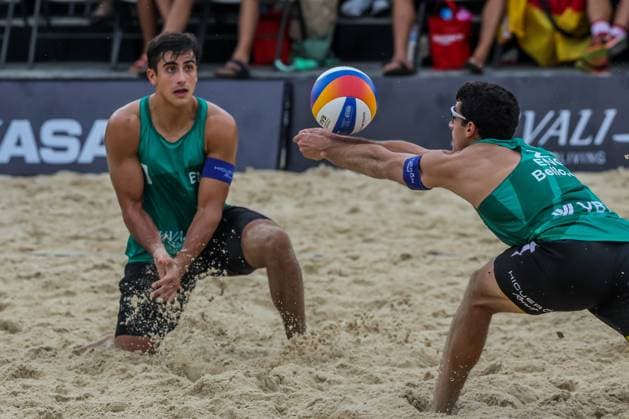 (241202) -- LAGUNA PROVINCE, Dec. 2, 2024 -- Javier Bello Joaquin Bello(R) of England compete during the Men s 3rd place match between Javier Bello Joaquin Bello of England and Philipp Waller Timo Hammarberg of Germany at the 2024 Volleyball World Beach Pro Tour Challenge in Laguna Province, the Philippines on Dec. 1, 2024. ) (SP)PHILIPPINES-LAGUNA PROVINCE-VOLLEYBALL WORLD BEACH PRO TOUR CHALLENGE ROUELLExUMALI 