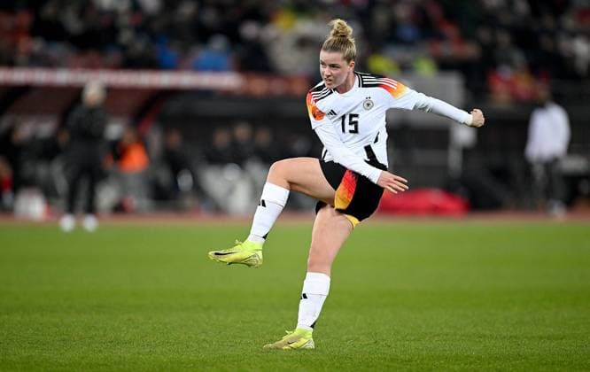 Fussball International Frauen Nationalmannschaft Testspiel in Zuerich Schweiz - Deutschland 29.11.2024 Alara Sehitler (Deutschland)